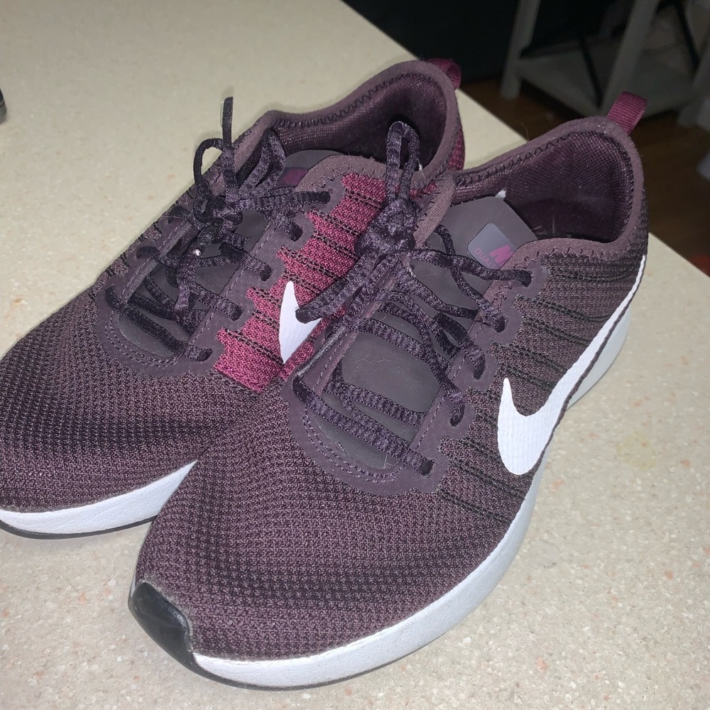 Nike Women’s Tennis Shoes